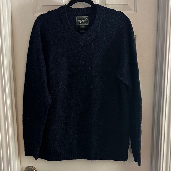 Woolrich Other - Wool rich men’s v neck 100% wool sweater size large elbow pads